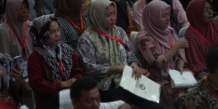 1.500 Sertifikat Tanah Resmi Dibagikan Kepada Warga Batang