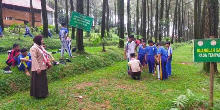 Tingkatkan Kecakapan, Pramuka Kwarran Batang Berlatih di Sikembang