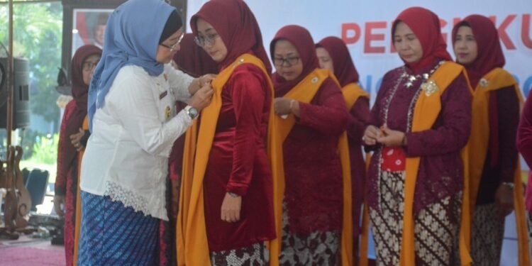 Peringati Hari Ibu, Pj Bupati Batang Mengukuhkan GOW