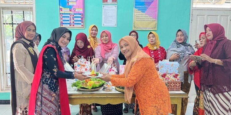 Komunitas Kebaya Ajak Kaum Ibu Bermental Tangguh