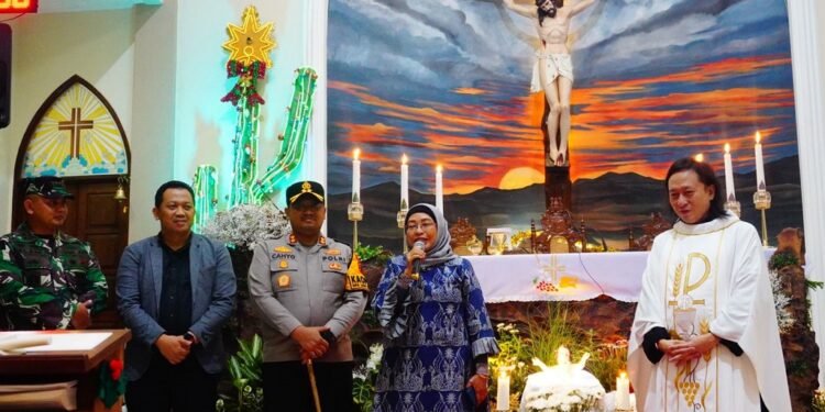 Malam Misa, Pj Bupati Batang Bersama Forkopimda Tinjau Perayaan Natal