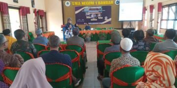 Pentingnya Pendidikan Tinggi dalam Kesuksesan Anak