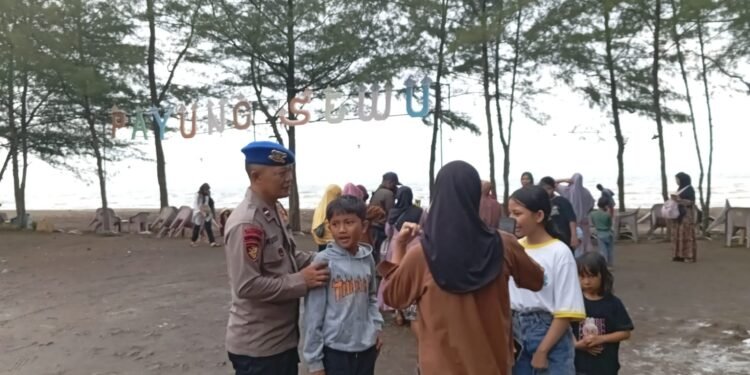 Kapolres Batang Pantau Keamanan Objek Wisata Saat Libur Panjang Isra Miraj dan Imlek 2025