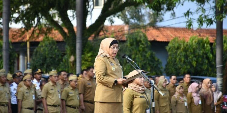 LHKPN Capai 100 Persen, Pj Bupati Batang Beri Penghargaan OPD Tercepat Melaporkan