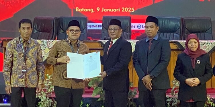 KPU Batang Tetapkan Faiz Kurniawan-Suyono Sebagai Bupati dan Wakil Bupati Batang Terpilih