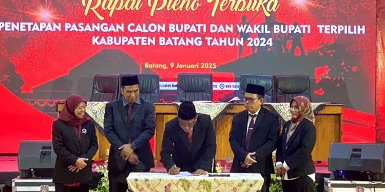 KPU Batang Tetapkan Faiz Kurniawan-Suyono Sebagai Bupati dan Wakil Bupati Batang Terpilih