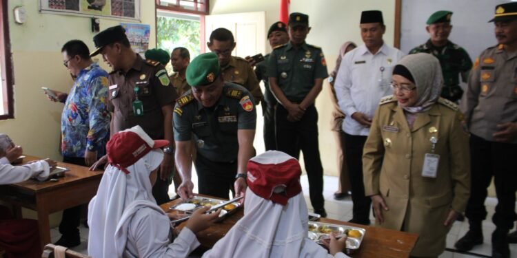 MBG Diluncurkan, Tiga Ribu Siswa Dapat Menu Sehat