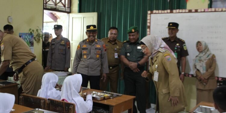 MBG Diluncurkan, Tiga Ribu Siswa Dapat Menu Sehat