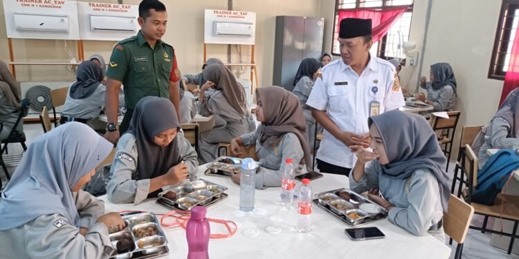 Hari Ketiga, Ragam Respons Pelajar Warnai MBG