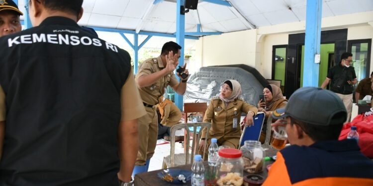 Ribuan warga di Batang Terdampak Banjir, Pj Bupati Siapkan Dapur Umum dan Bantuan Logistik
