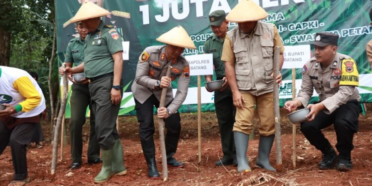 Dukung Swasembada Pangan, Polres Batang Kembangkan 100 Hektar Jagung