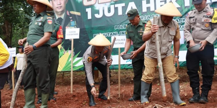 Dukung Swasembada Pangan, Polres Batang Kembangkan 100 Hektar Jagung