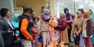 BPBD Salurkan Bantuan bagi Terdampak Banjir Kayulandak