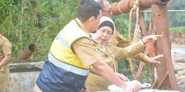 Progres Pebaikan, Pj Bupati Batang Kembali Tinjau Jembatan Kali Belo Tersono