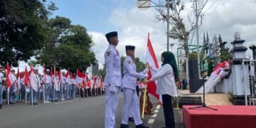 Haul Kiai Surgi, 1.378 Pasukan Kirab Bentangkan Bendera Merah Putih Sepanjang 250 Meter