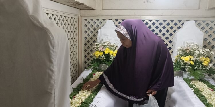 Mbah Slamet, Penjaga Makam Kedungdowo yang Amanah