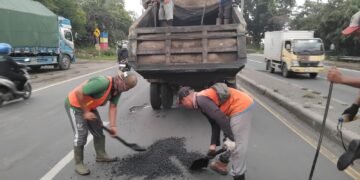 Ikhtiar Pj Bupati Batang Ke Menteri PUPR Berhasil, Jalan Nasional Batang-Pekalongan Mulai Ditambal
