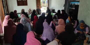 Peduli Kesehatan Warganya, Babinsa Banyuputih Dampingi Posyandu Lansia