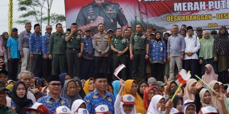 Pangdam IV/Diponegoro Resmikan Jembatan Gantung Merah Putih 10 Desa Kranggan