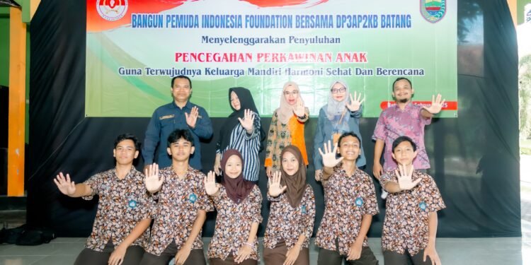 Penyuluhan Pencegahan Perkawinan Anak di SMAN 2 Batang, dr. Utariyah Budiastuti Berikan Edukasi kepada Siswa