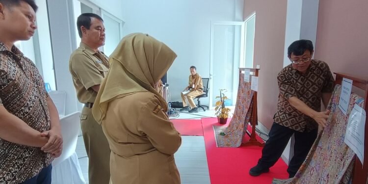 Rawan Punah, SMK Neswara Siapkan Pembatik Muda