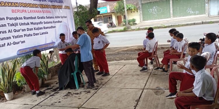 Yayasan Bangun Pemuda Indonesia Kabupaten Batang Gelar Tradisi Rutin Pangkas Rambut Gratis Selama 5 Hari Menjelang Ramadhan