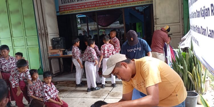 76 Siswa SD Serbu Kantor Yayasan Bangun Pemuda Indonesia dalam Layanan Sosial Pangkas Rambut Gratis**