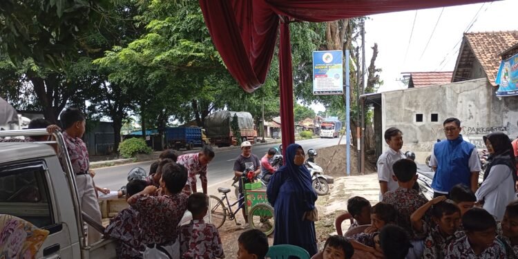 76 Siswa SD Serbu Kantor Yayasan Bangun Pemuda Indonesia dalam Layanan Sosial Pangkas Rambut Gratis**