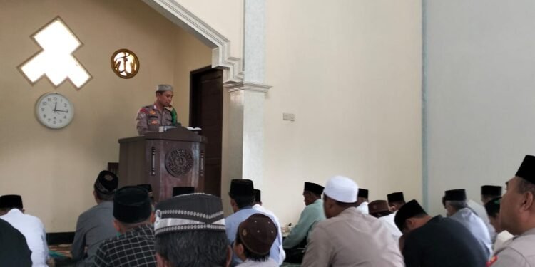 Bripka Luqmanul Hakim; Polisi Di Polres Batang yang Berdakwah, Jaga Keamanan Lewat Khutbah Jumat