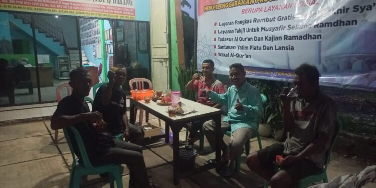 **Tak’jil Ala Yayasan Bangun Pemuda Indonesia Setia Melayani Musyafir Pantura**