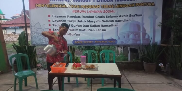**Tak’jil Ala Yayasan Bangun Pemuda Indonesia Setia Melayani Musyafir Pantura**