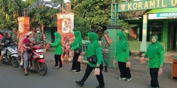 Hari Pertama Puasa, Koramil 01 /Subah Bagikan Takjil Gratis