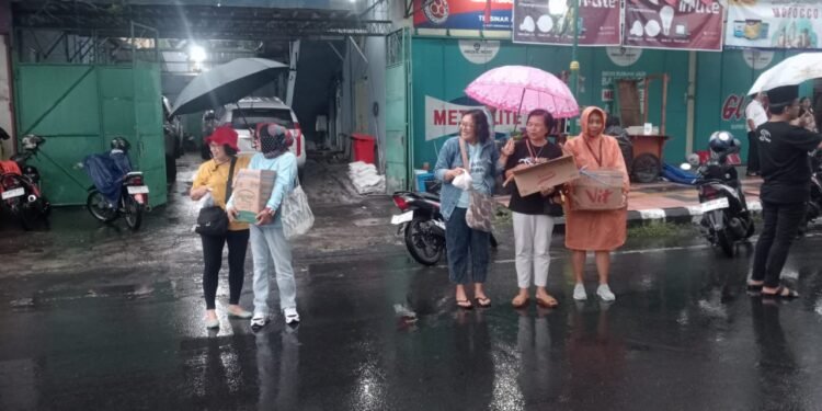 Mempererat Hubungan Baik Antar Sesama, Persaudaraan Lintas Iman Kota Magelang Adakan Pembagian Takjil Bersama