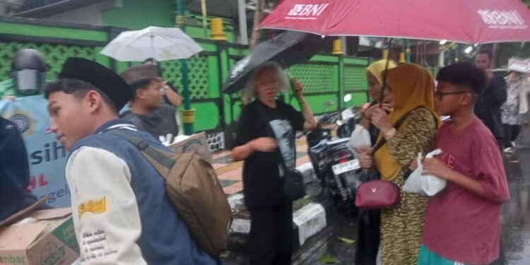 Mempererat Hubungan Baik Antar Sesama, Persaudaraan Lintas Iman Kota Magelang Adakan Pembagian Takjil Bersama