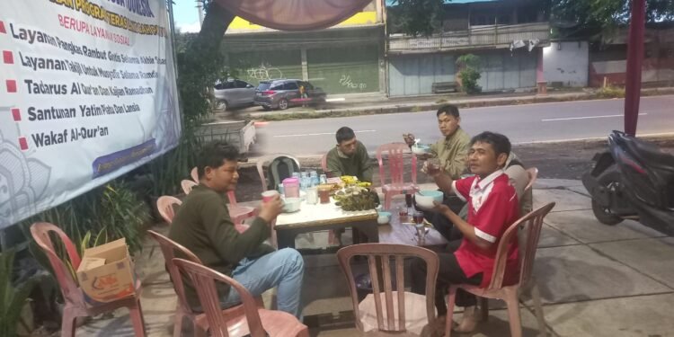 Semarak Ramadhan Takjil Bersama Para Musyafir  di Teras Lenggah Pantura Batang