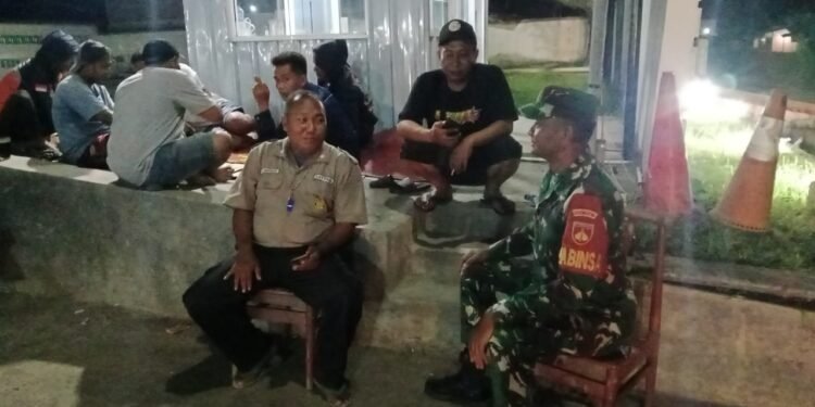 Marak Perang sarung, Babinsa Gringsing Patroli Keliling