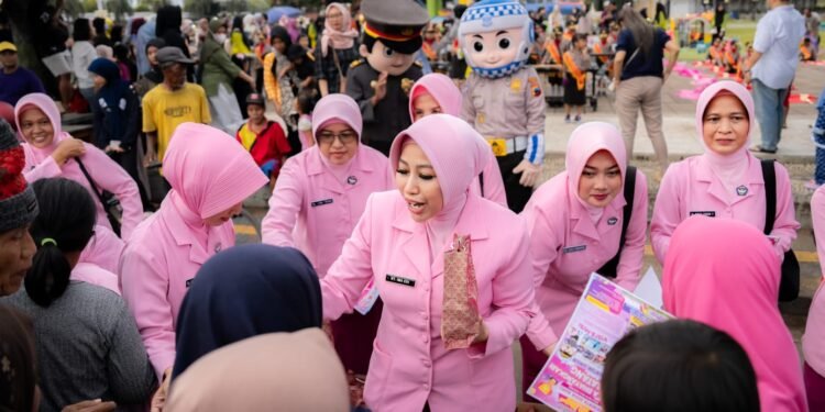 Sambut Ramadan, TK Kemala Bhayangkari Polres Batang Berbagi Takjil dengan Masyarakat