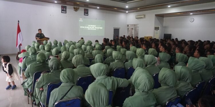 Terima Kasih atas Pengabdian Babinsa, Dandim Berikan Jam Komandan Kepada Anggota Dan Persit