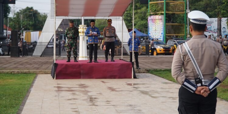 Mudik Aman, Keluarga Nyaman”: Polri-TNI Bersama Stakeholder di Batang Gelar Operasi Ketupat Candi 2025