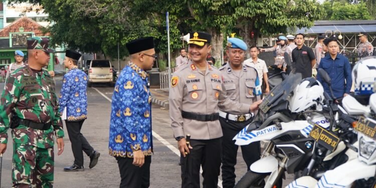 Mudik Aman, Keluarga Nyaman”: Polri-TNI Bersama Stakeholder di Batang Gelar Operasi Ketupat Candi 2025