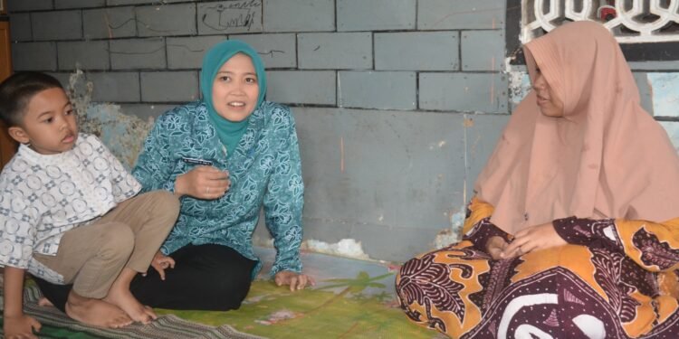 Peringati HUT Batang Ke-59, Pemkab Batang Lakukan Anjangsana dan Bhakti Sosial