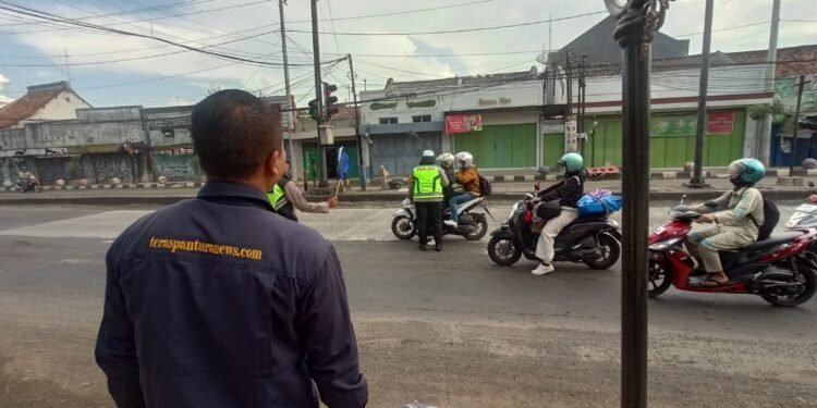 H – 3 Arus lalu lintas Di Jantung Kota Batang Aman Lancar Dan Terkendali