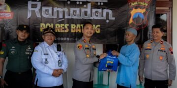 Polres Batang Gelar Baksos Ramadan 1446 H di Polsek Tersono