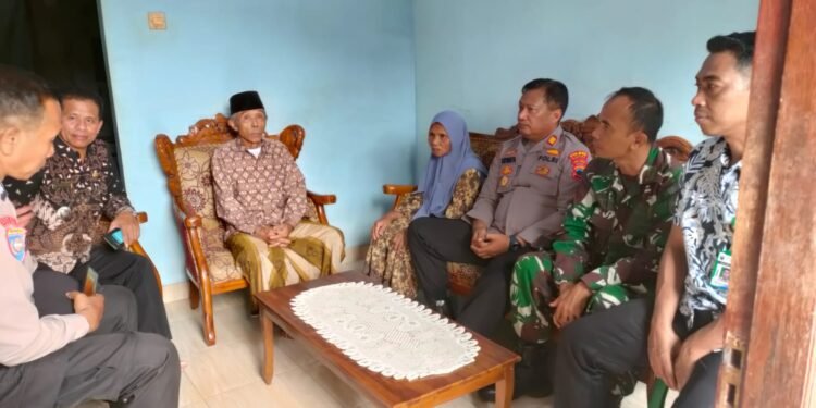 Kapolsek Bawang dan Muspika Koordinasi Pemulangan TKW yang Terlantar di Malaysia