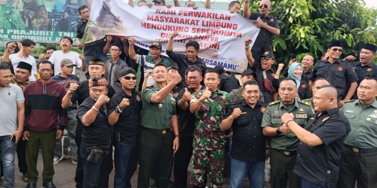 Datangi Makodim, Ratusan Warga Batang Dukung UU TNI
