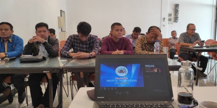 Pelatihan Digital Marketing Tahap 2: Membangun Kemandirian Pemuda di Era Digital