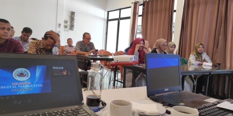 Pelatihan Digital Marketing Tahap 2: Membangun Kemandirian Pemuda di Era Digital