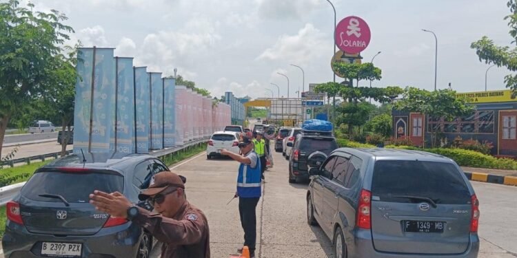 Jalur Tol Semarang – Batang Terpantau Ramai Lancar