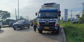 Jaga Kenyamanan, Dishub Batang Alihkan Truk Sumbu Tiga ke Tol