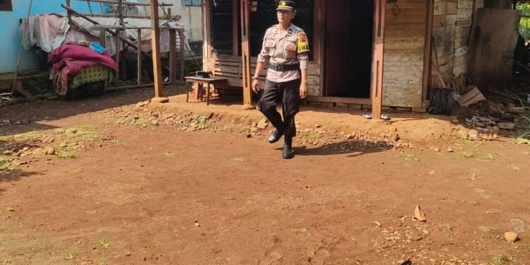 Peduli Sesama, Polres Batang Renovasi Rumah Nenek Sebatang Kara di Kaliwareng